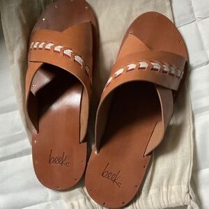 BEEK Chevron Sandal in Size 10